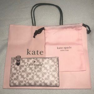 SOLD OUT NWT Kate Spade Hollie Clover Geo Wallet